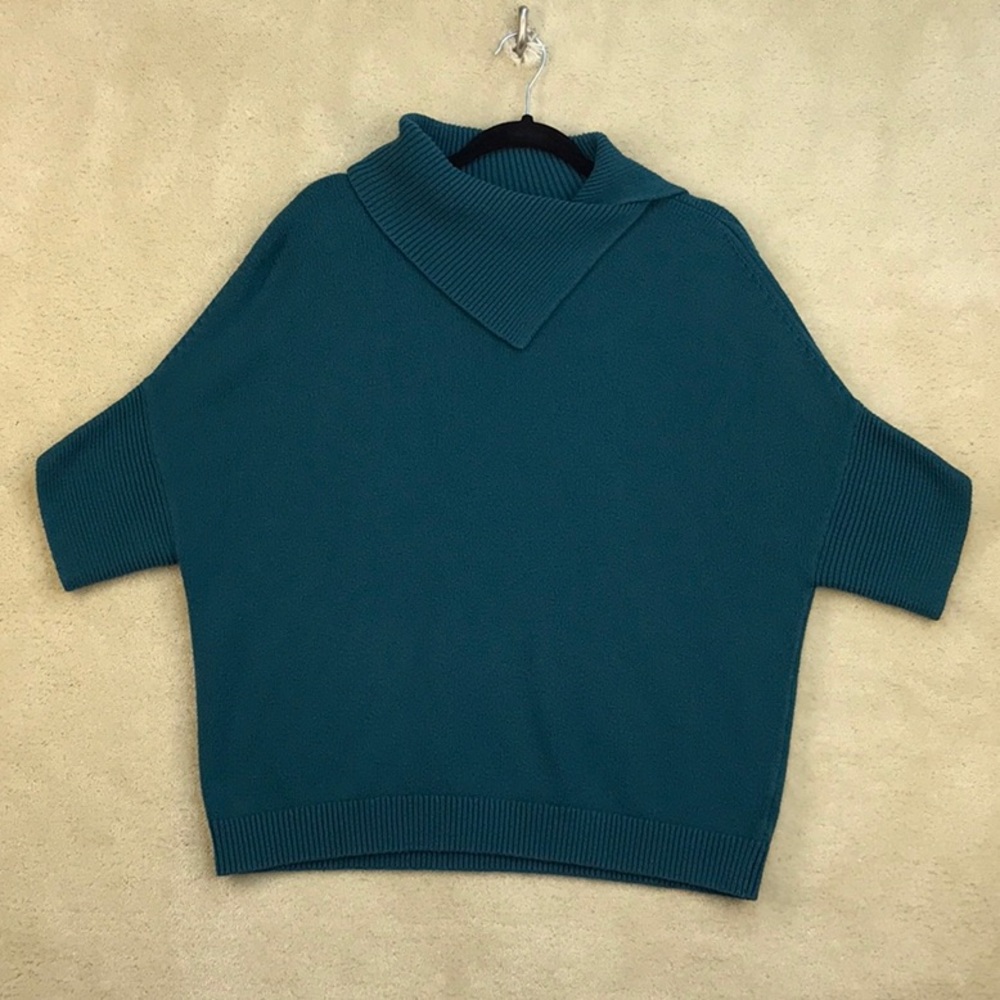 CAbi Women Sweater Style # 3011 Split Collar Green Dolman 3/4 Sleeves Size M